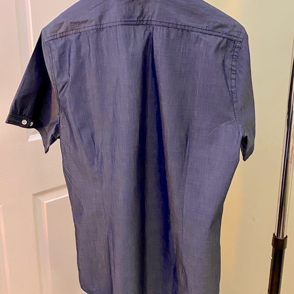 Express Short-Sleeve Button-Up - Picture 2 of 2